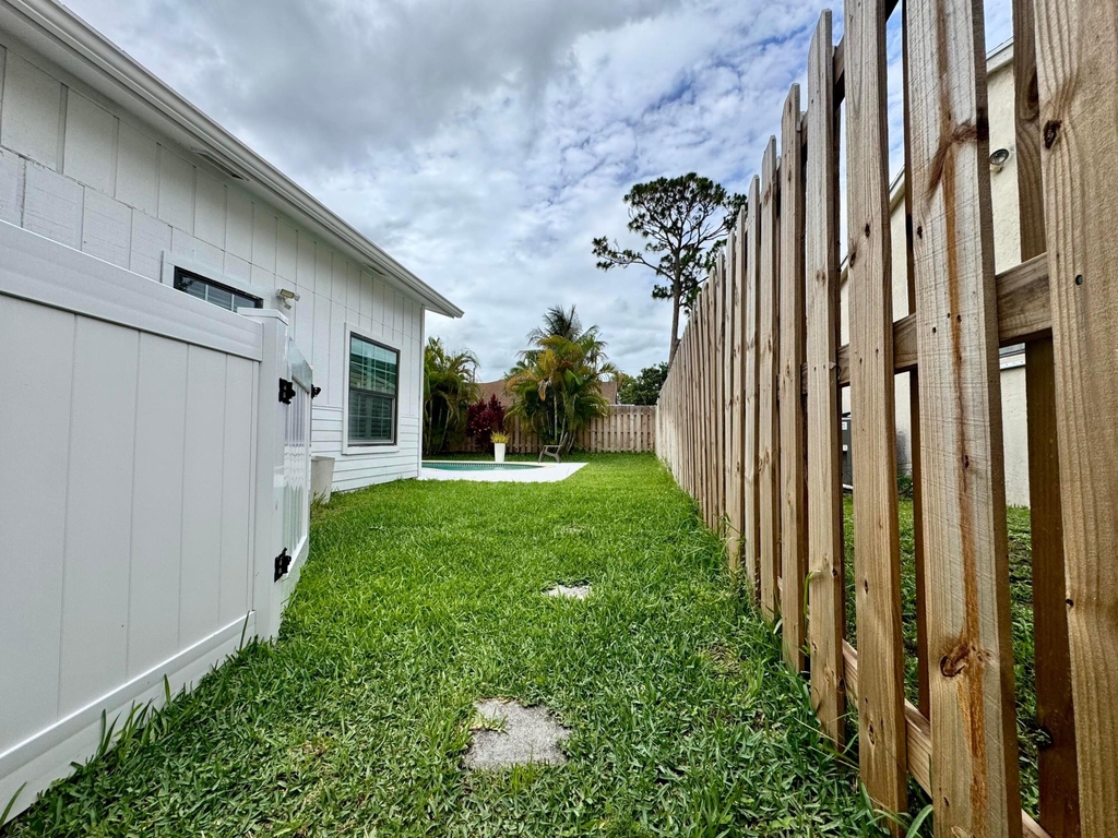 6135 Drake Street - Photo 16