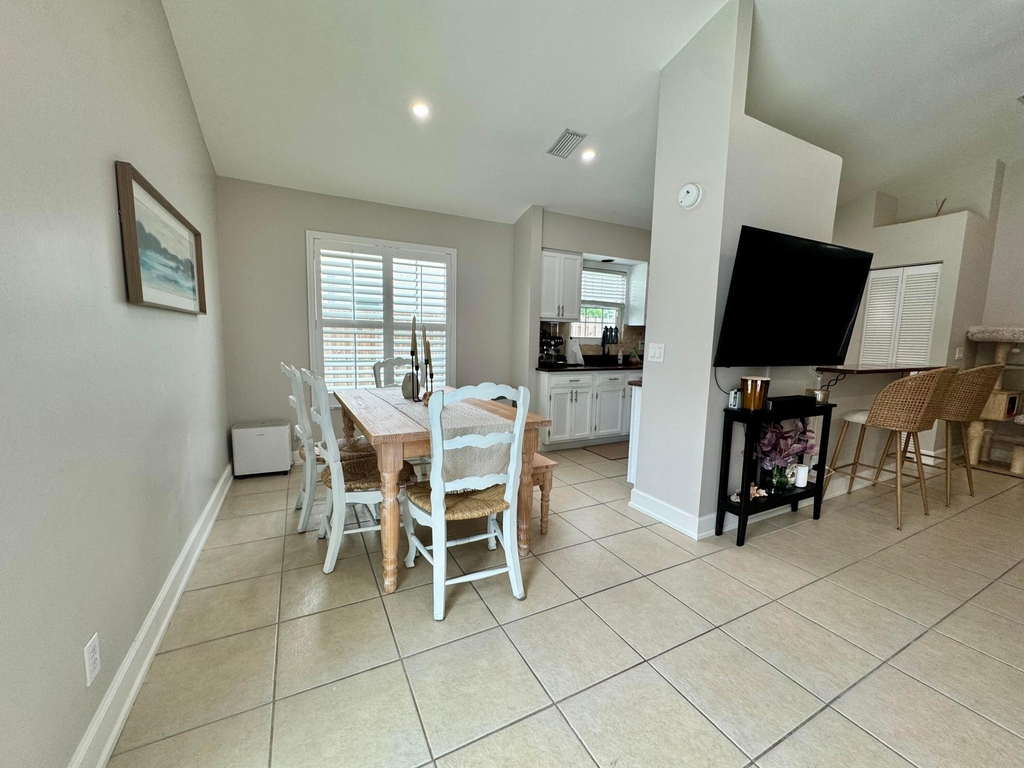 6135 Drake Street - Photo 10