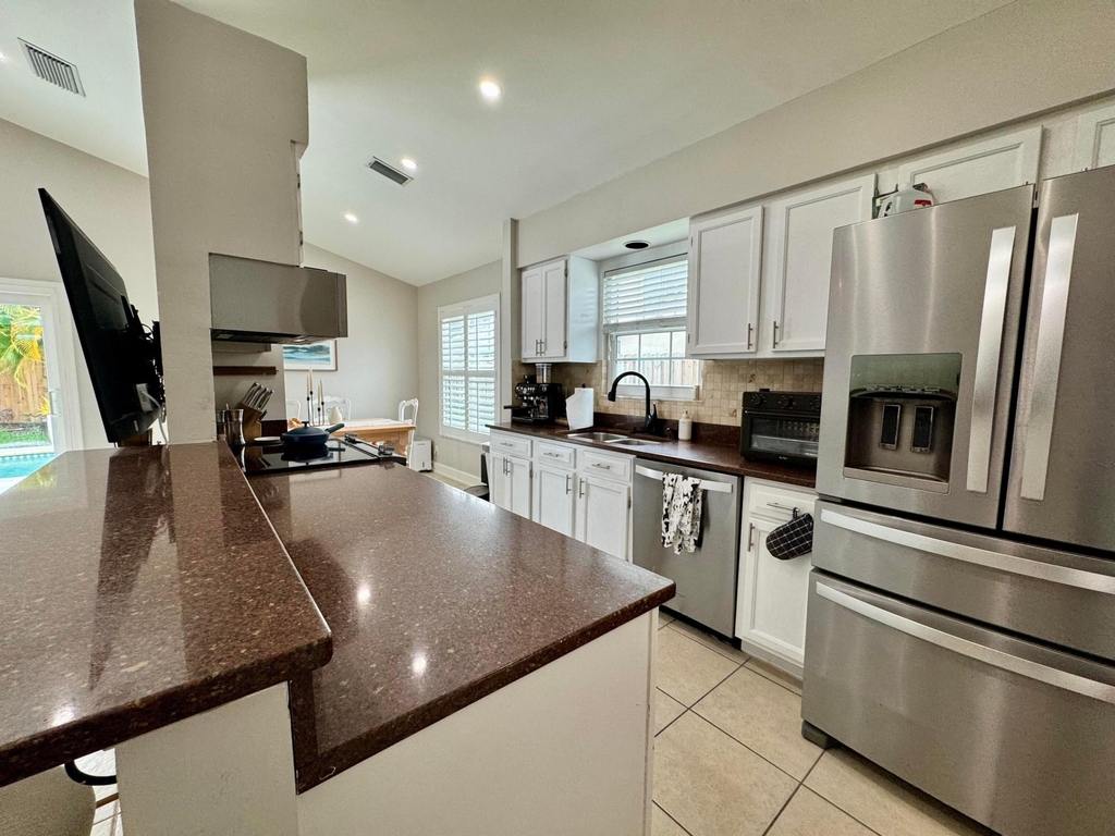 6135 Drake Street - Photo 12
