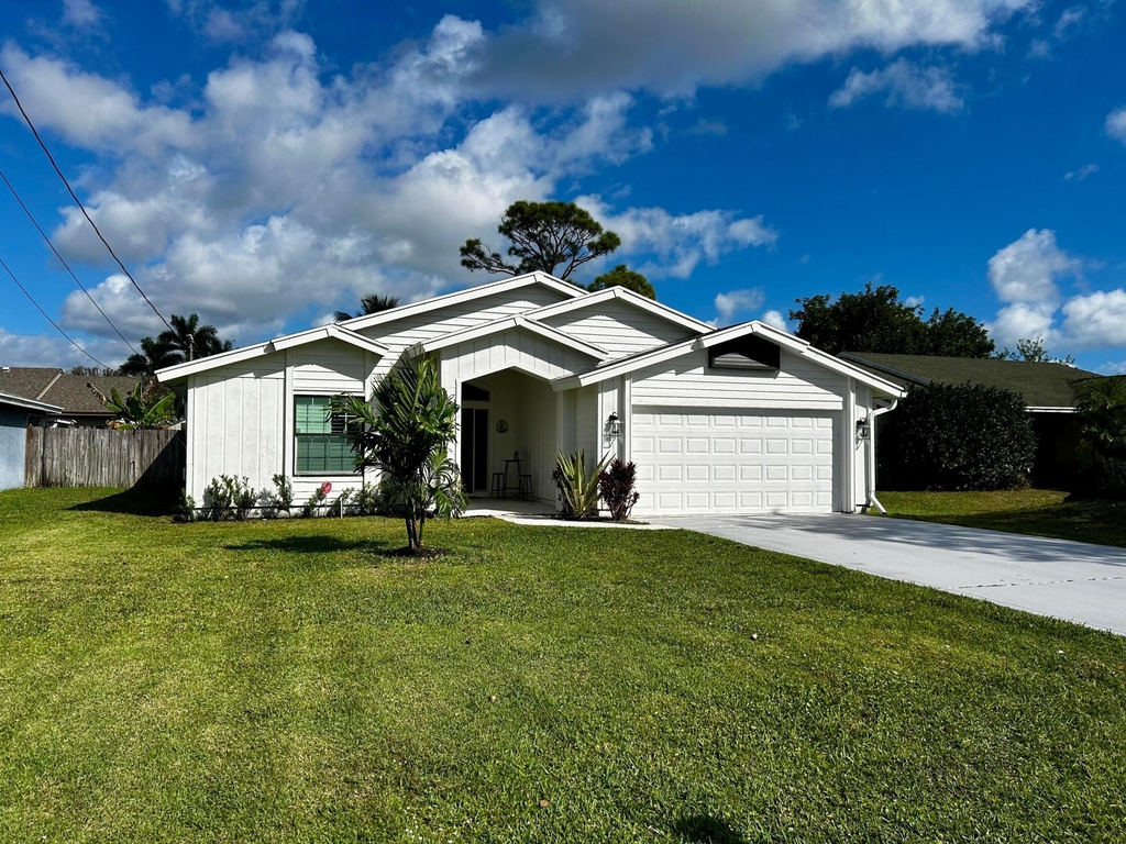 6135 Drake Street - Photo 0