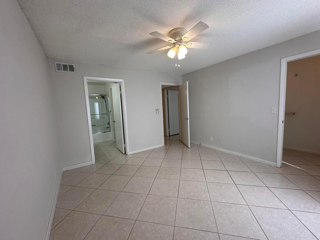 815 W Boynton Beach Boulevard - Photo 7