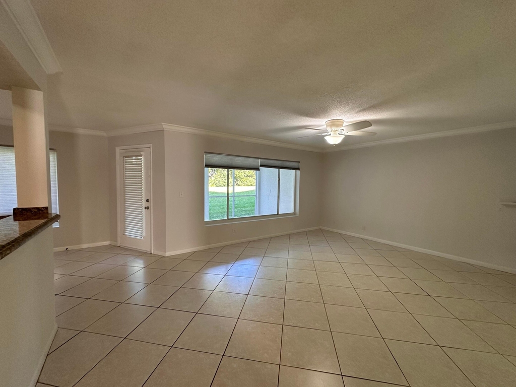 815 W Boynton Beach Boulevard - Photo 16
