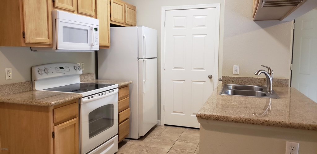 5401 E Van Buren Street - Photo 6