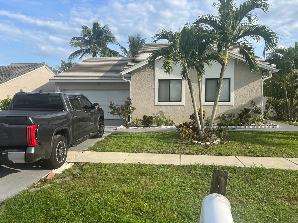 5765 Strawberry Lakes Circle - Photo 3