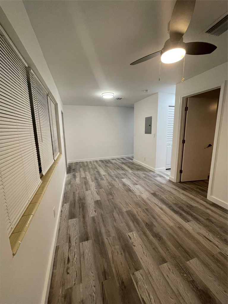 1135 Ne 15th Avenue - Photo 0