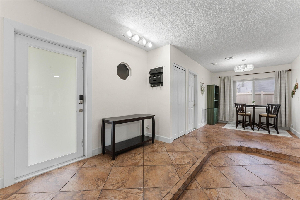 6515 Sw 8th Place - Photo 5