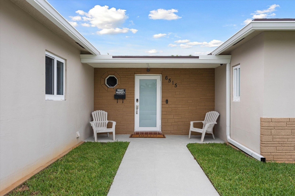 6515 Sw 8th Place - Photo 2