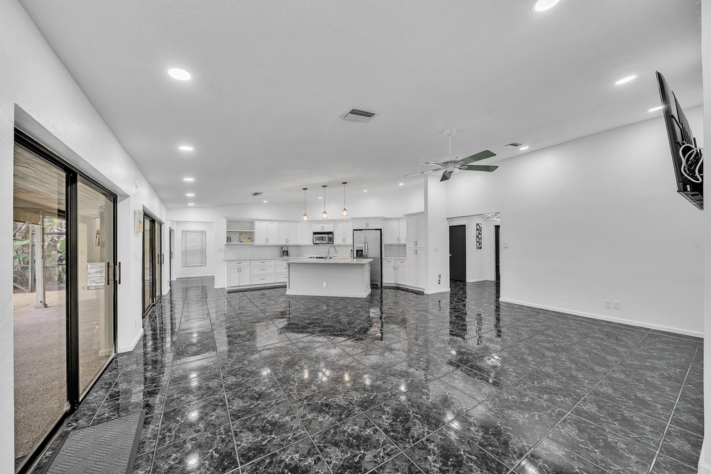 303 Nw 105th Terrace - Photo 13