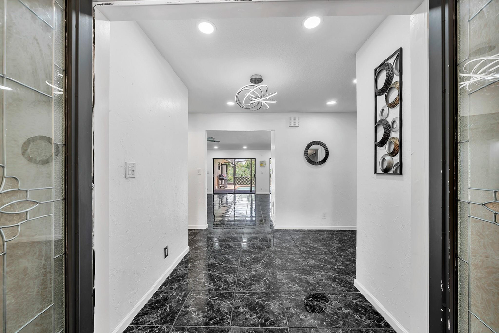 303 Nw 105th Terrace - Photo 9