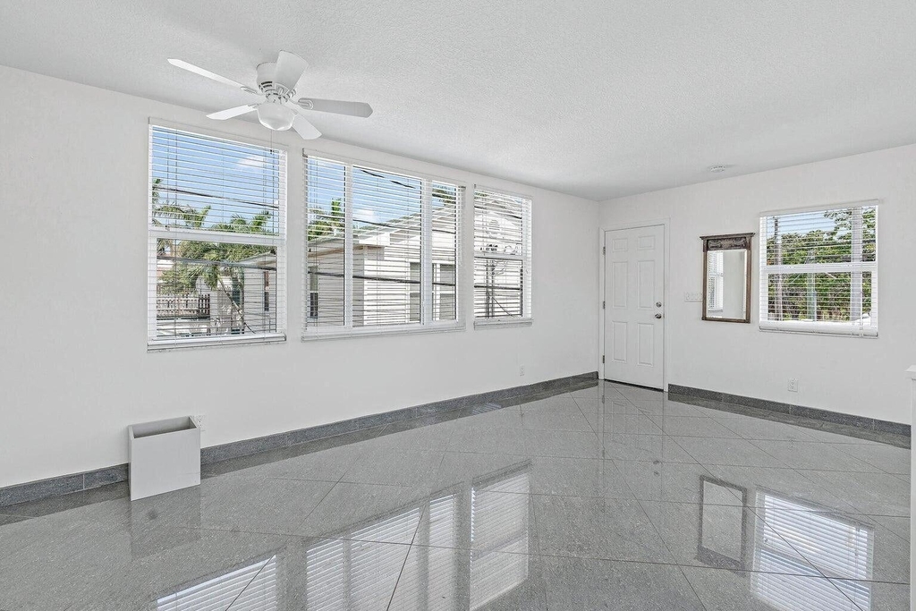 3709 S Olive Avenue - Photo 10