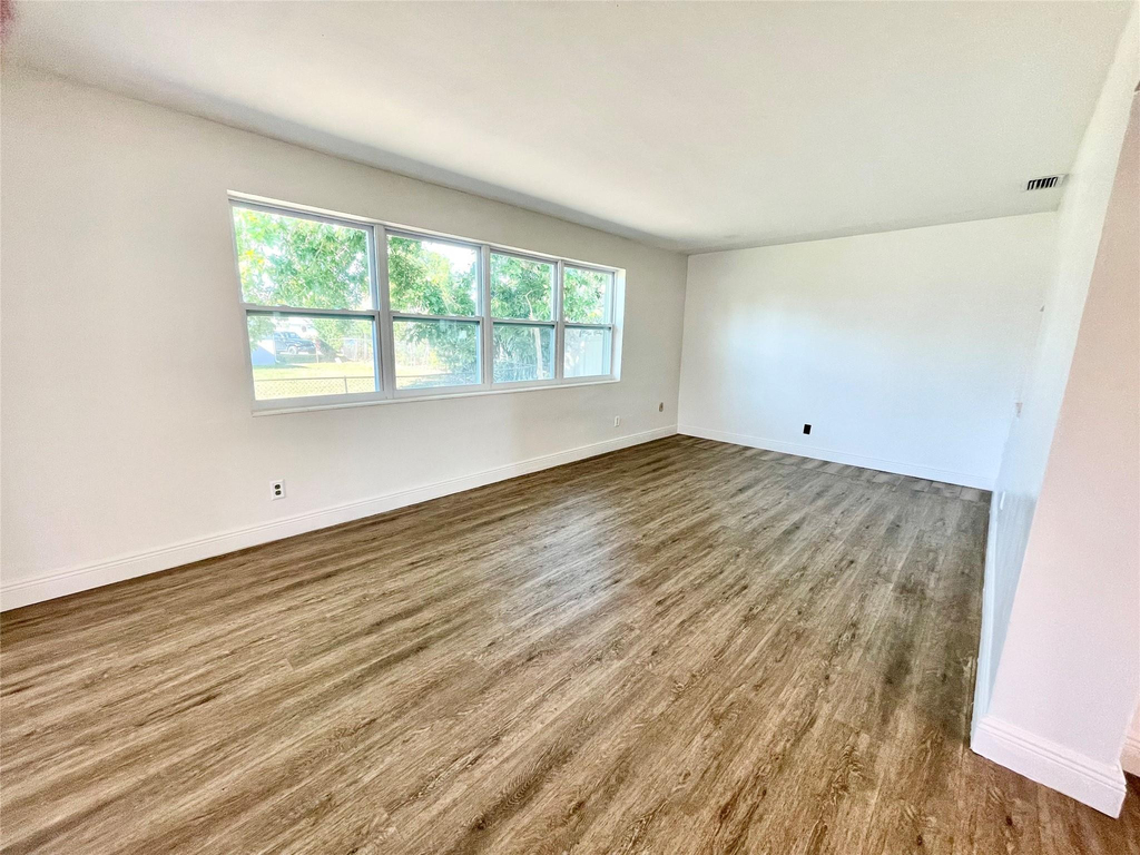 2090 Nw 84th Terrace - Photo 10