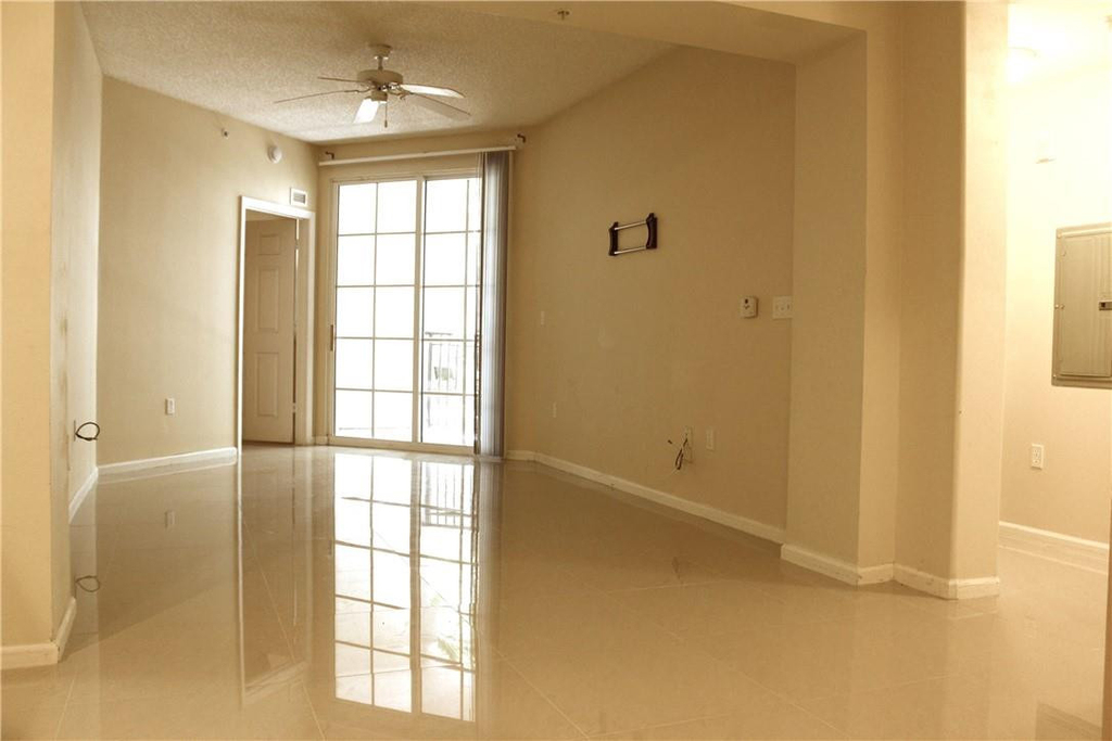 533 Ne 3rd Avenue - Photo 1
