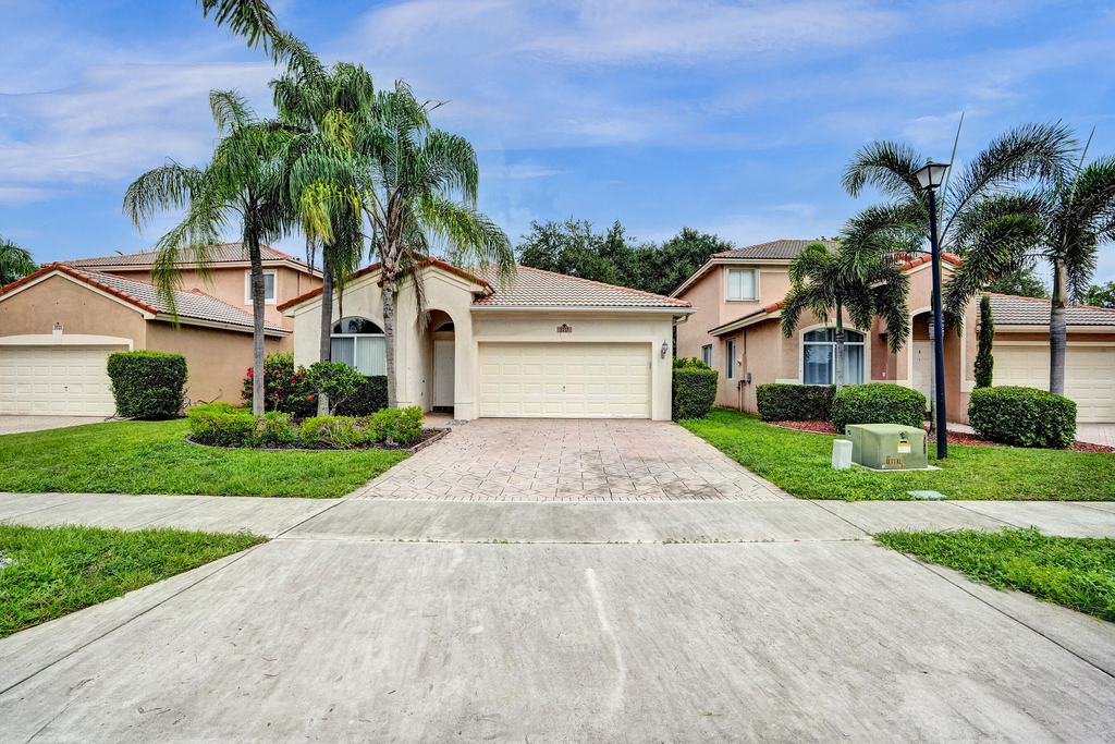 3717 Pebblebrook Manor - Photo 0