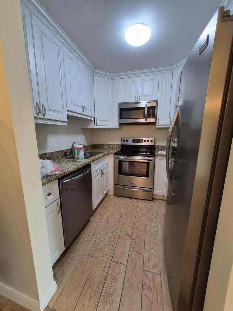 27 Easthampton B - Photo 0