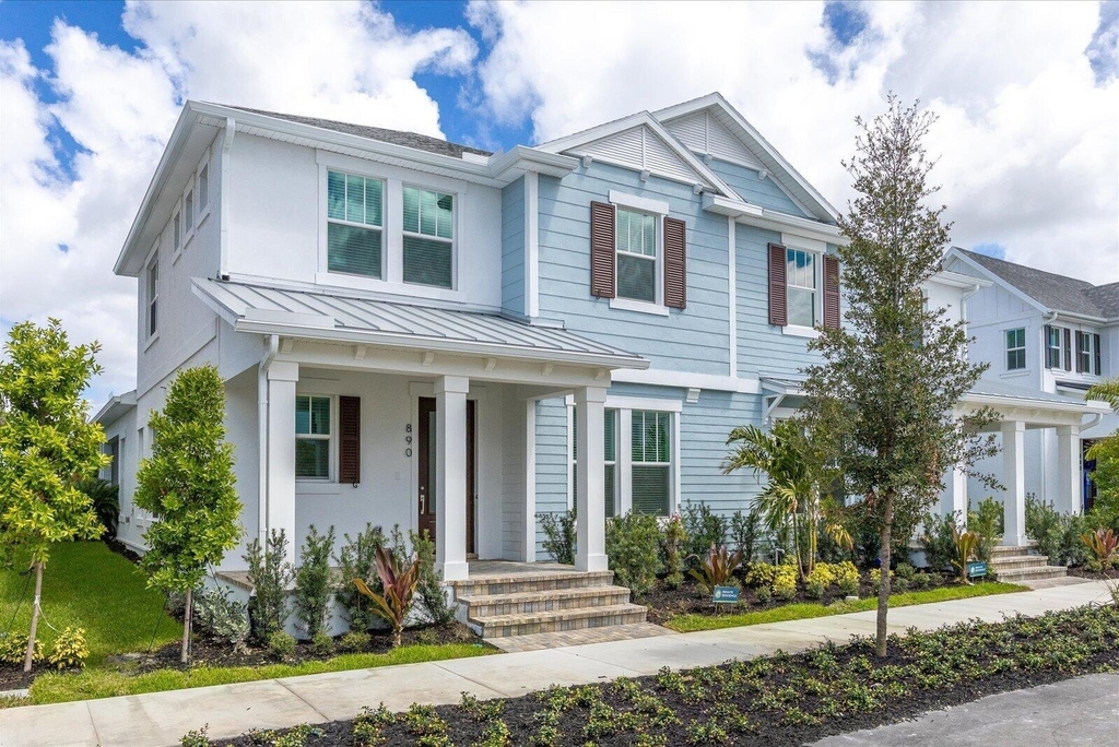 890 Sw Newfield Avenue - Photo 1