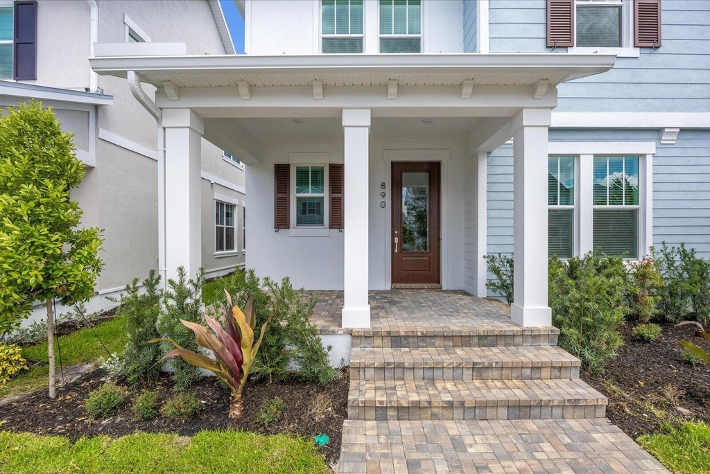 890 Sw Newfield Avenue - Photo 2
