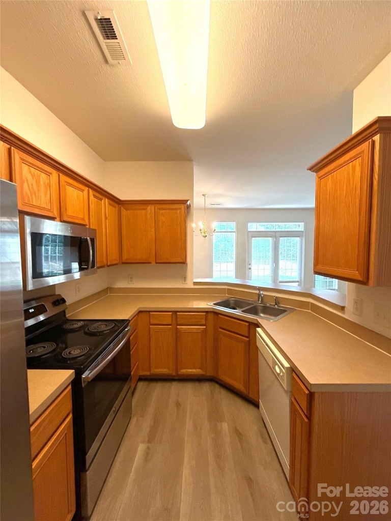 4606 Kingsland Court - Photo 7