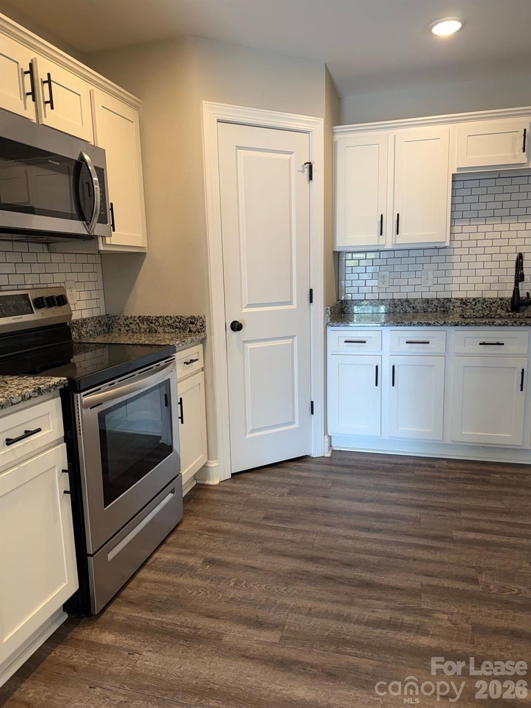 404 S Rose Avenue - Photo 2