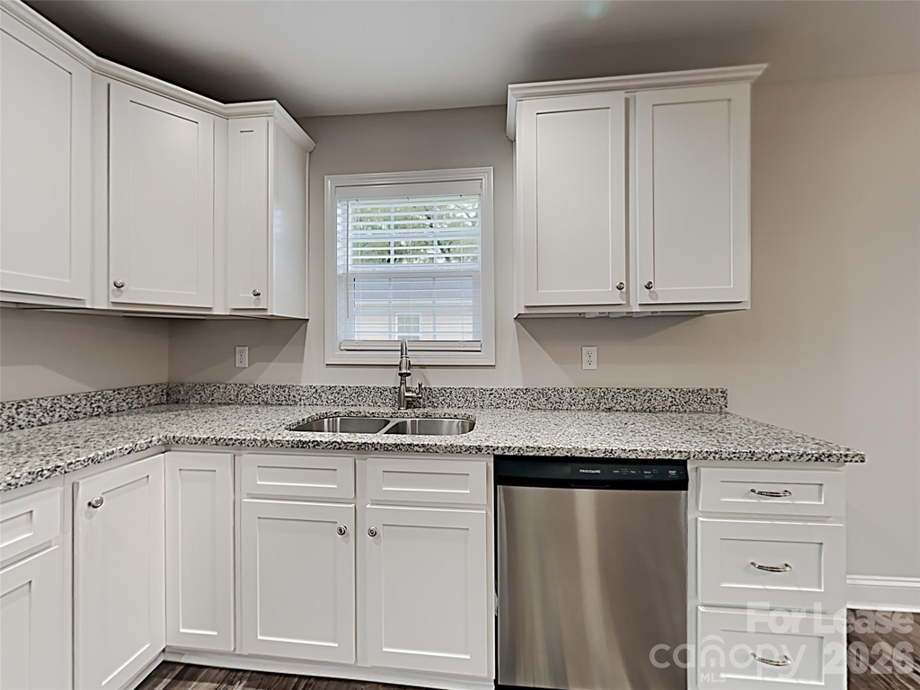1217 Martin Luther King Jr Avenue - Photo 2