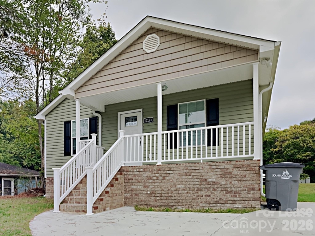 1217 Martin Luther King Jr Avenue - Photo 0