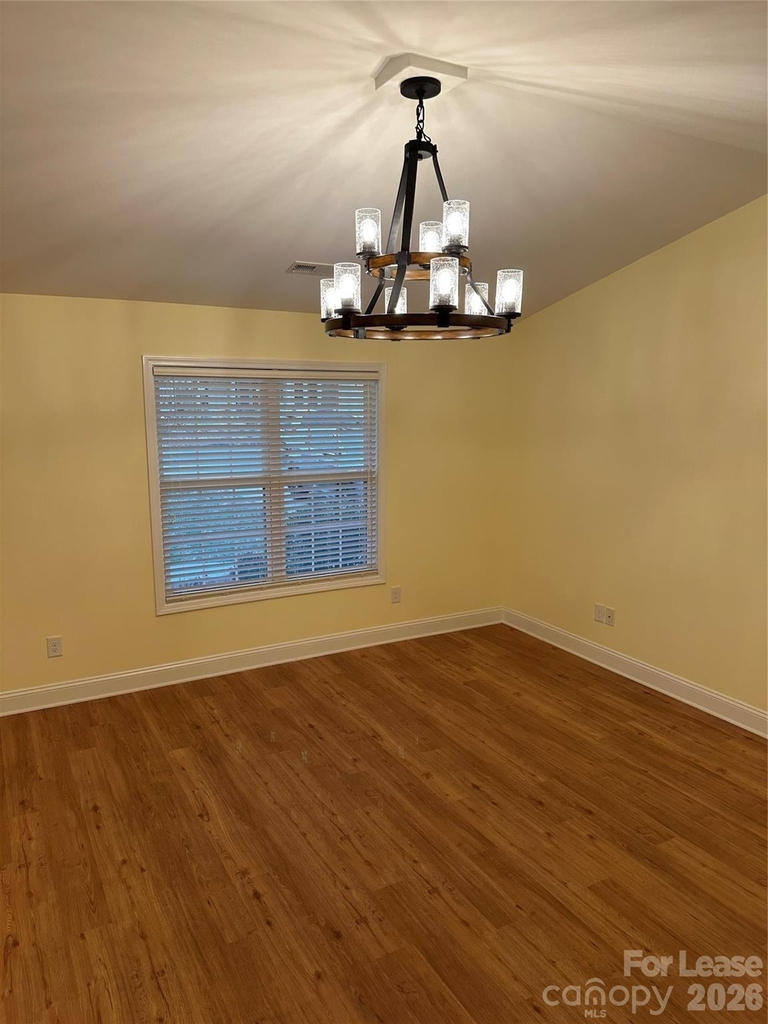 708 E Catawba Street - Photo 9