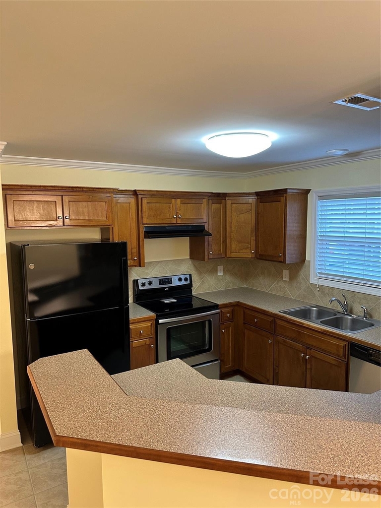 708 E Catawba Street - Photo 1