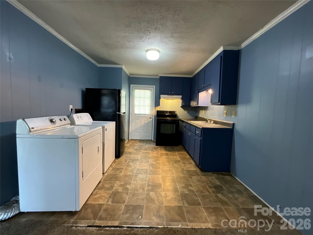 1380 Fairley Avenue - Photo 5