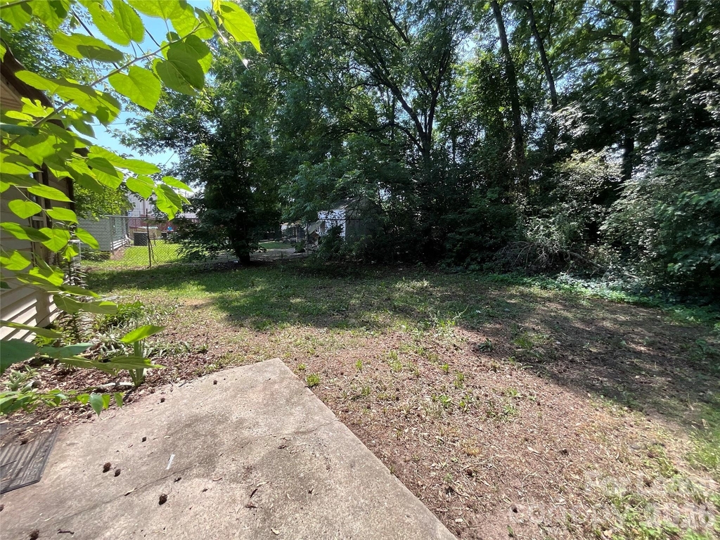 1380 Fairley Avenue - Photo 2