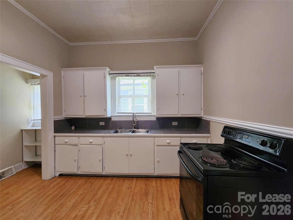 907 S Jackson Street - Photo 4