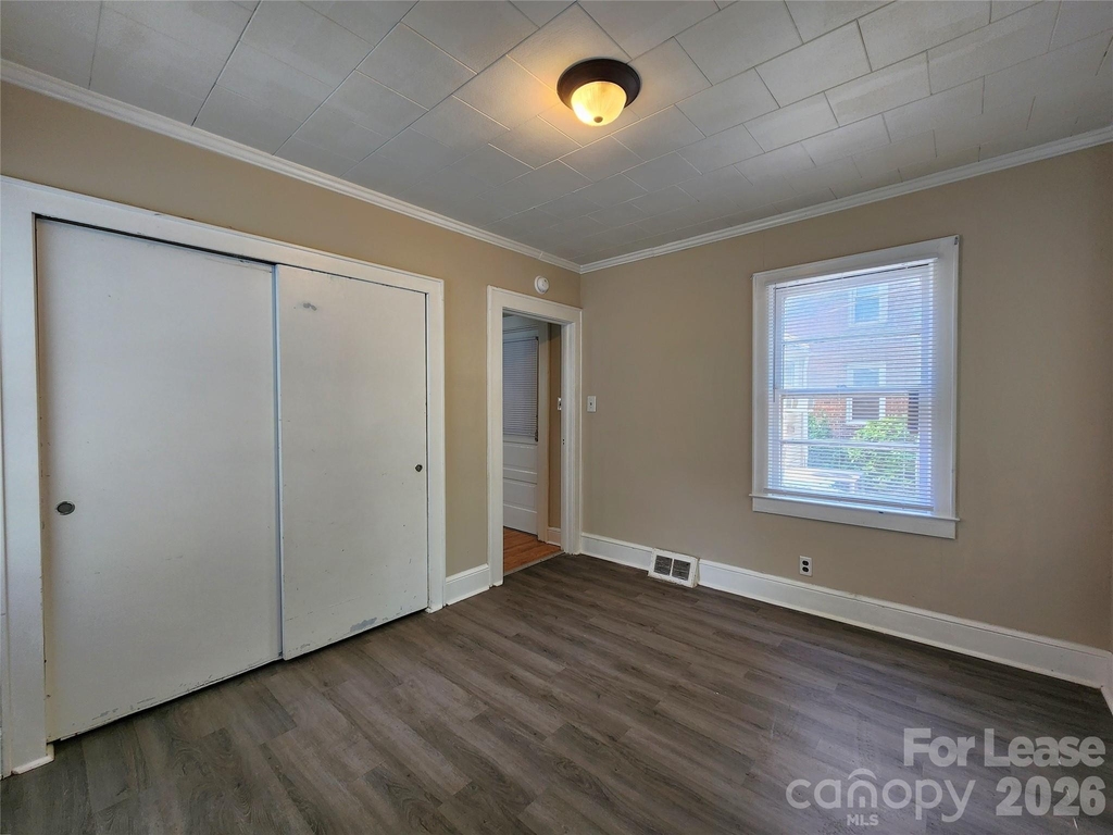 907 S Jackson Street - Photo 8
