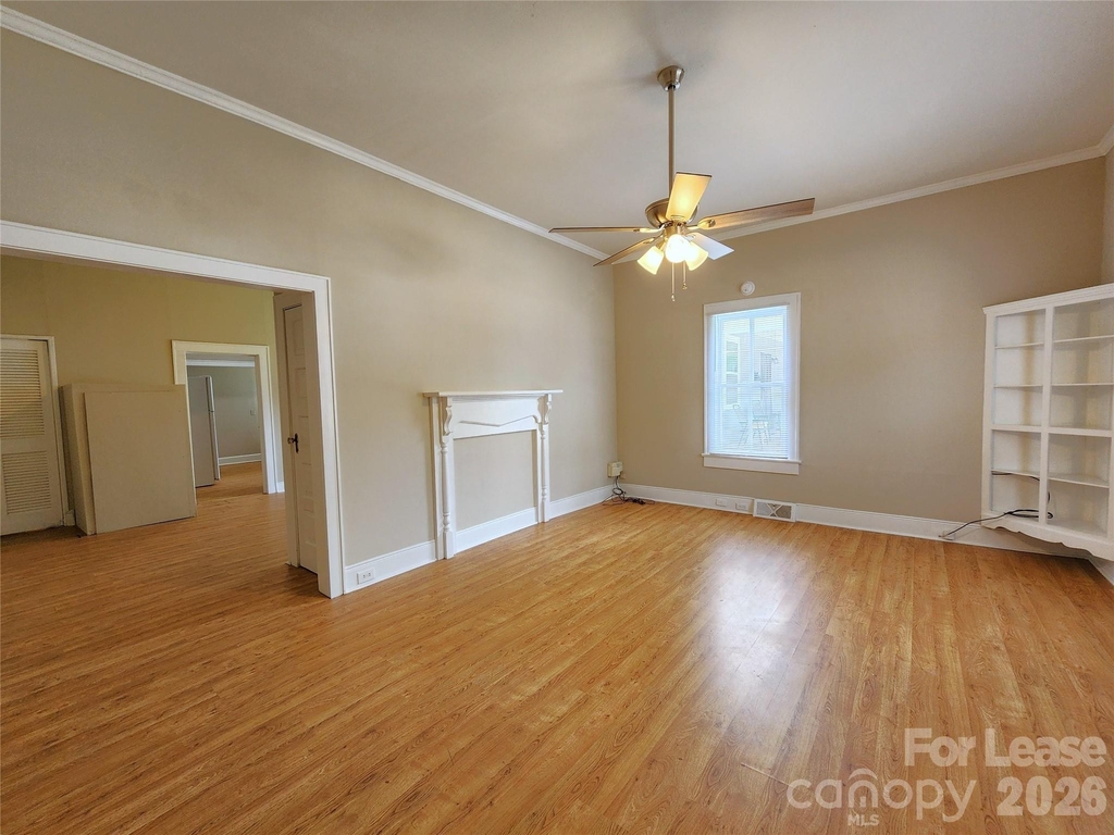 907 S Jackson Street - Photo 2