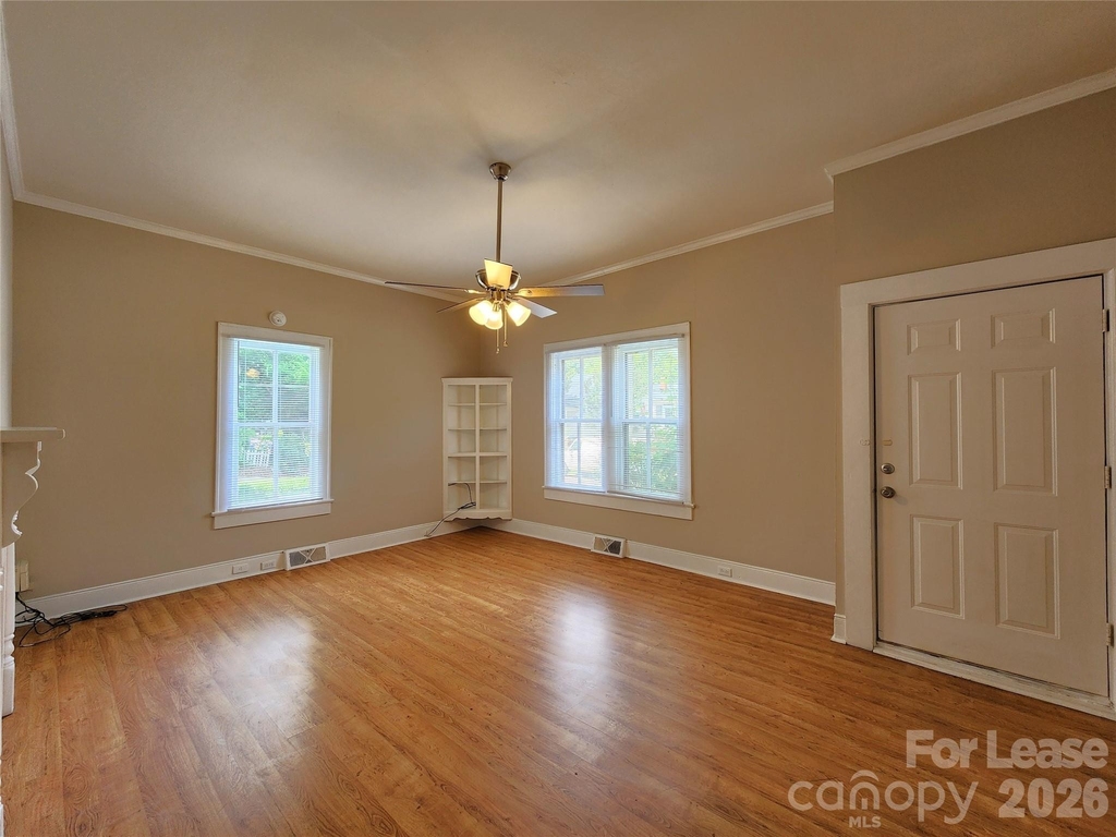 907 S Jackson Street - Photo 1