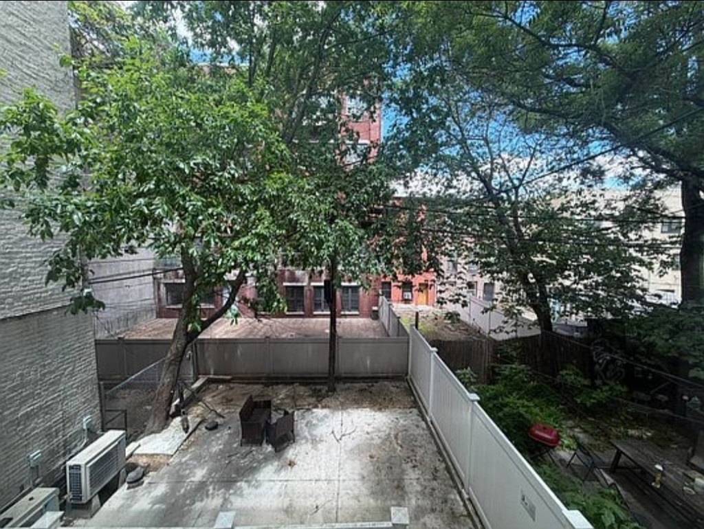 727 Dekalb Avenue - Photo 10