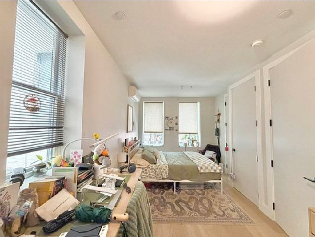 727 Dekalb Avenue - Photo 2