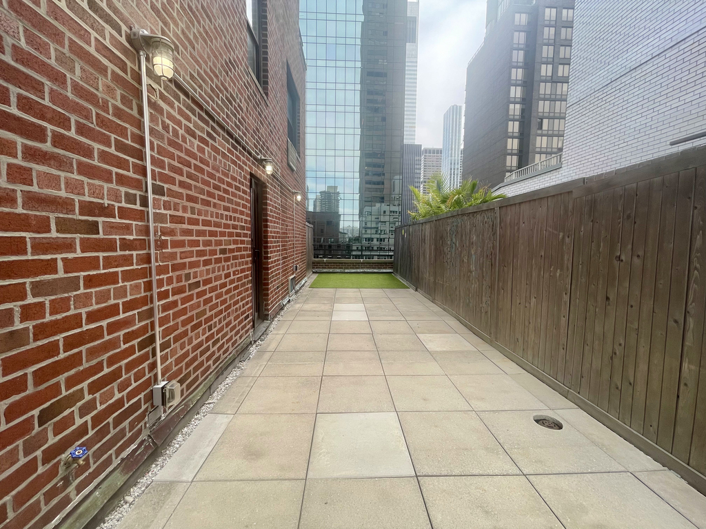 East 57th Street - Photo 4