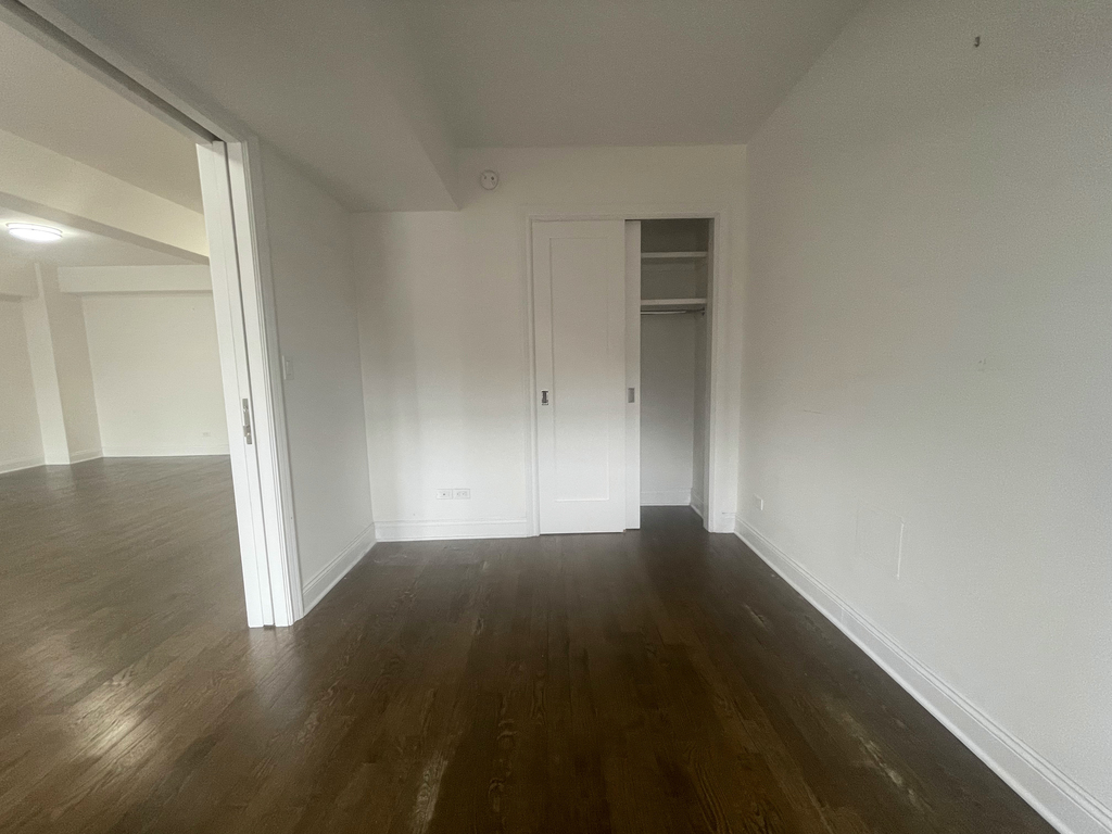 East 57th Street - Photo 15