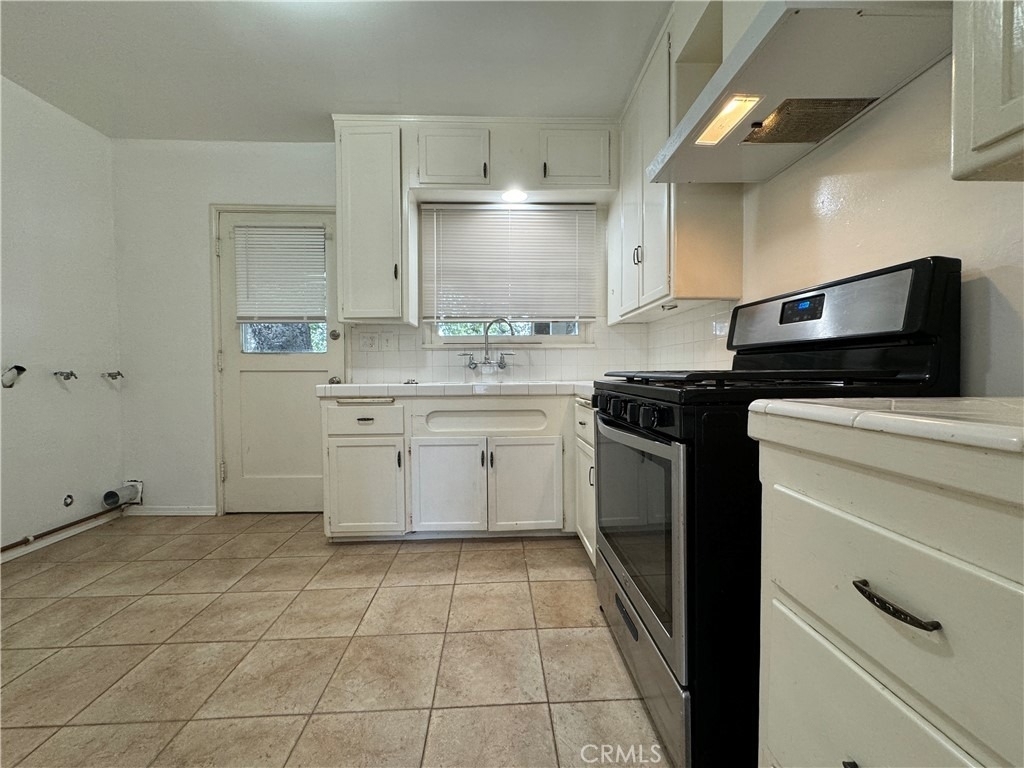 396 Pasadena Avenue - Photo 0