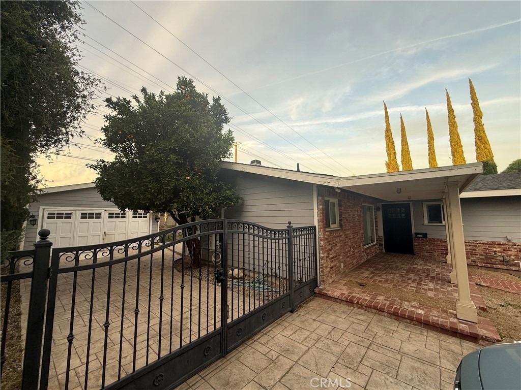16823 Simonds Street - Photo 1