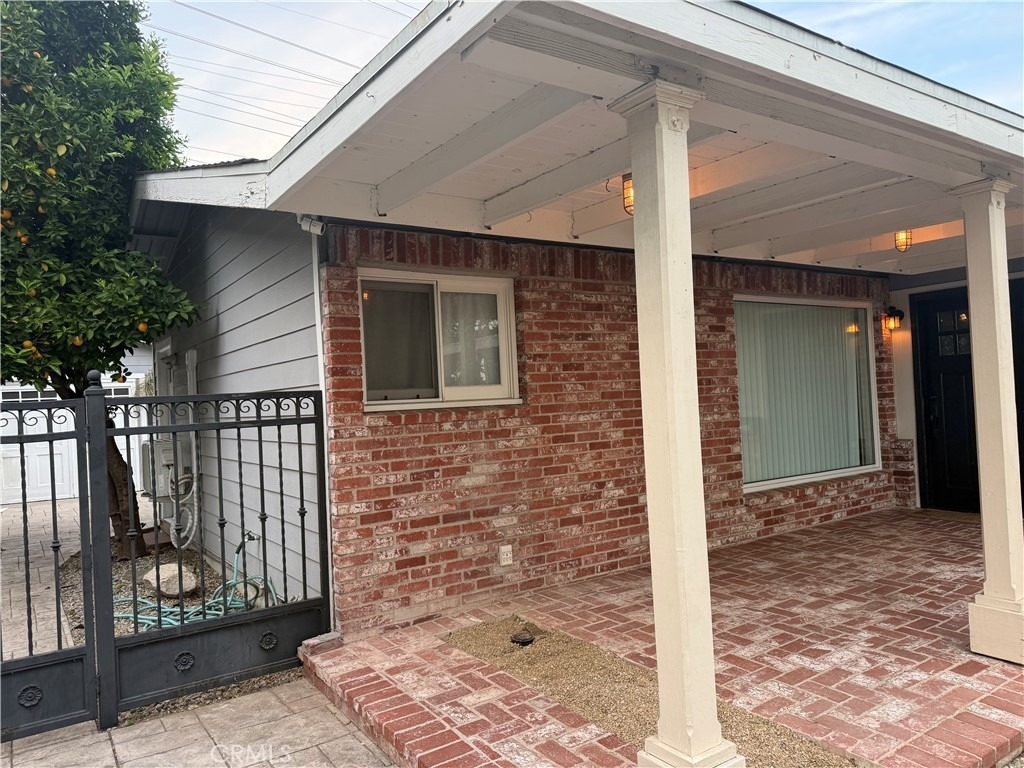 16823 Simonds Street - Photo 0