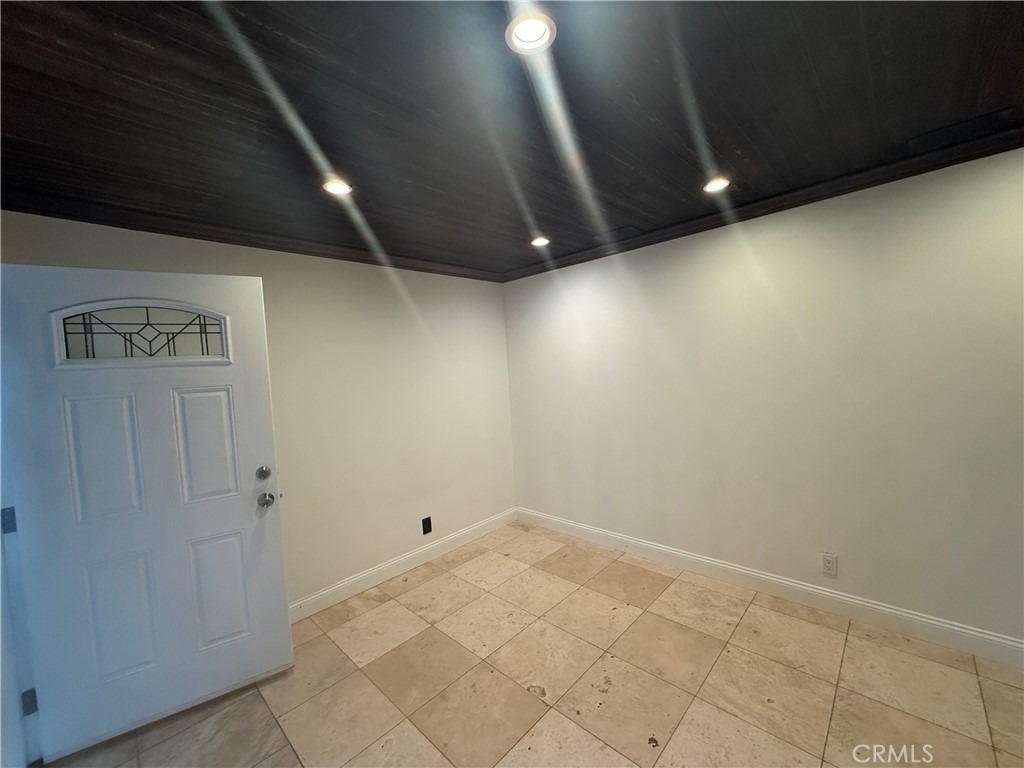 16823 Simonds Street - Photo 9