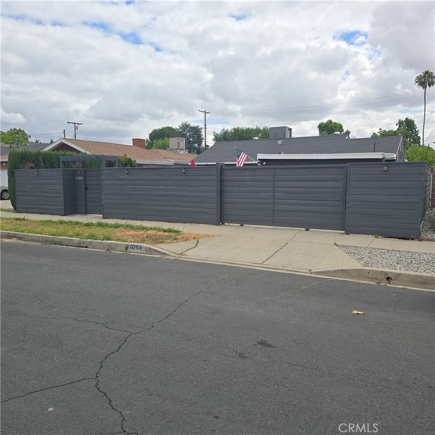 6704 Rhea - Photo 1
