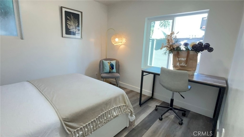 1280 W 37th Place - Photo 2