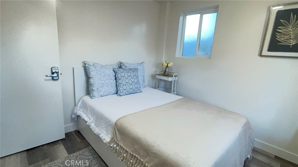 1280 W 37th Place - Photo 4