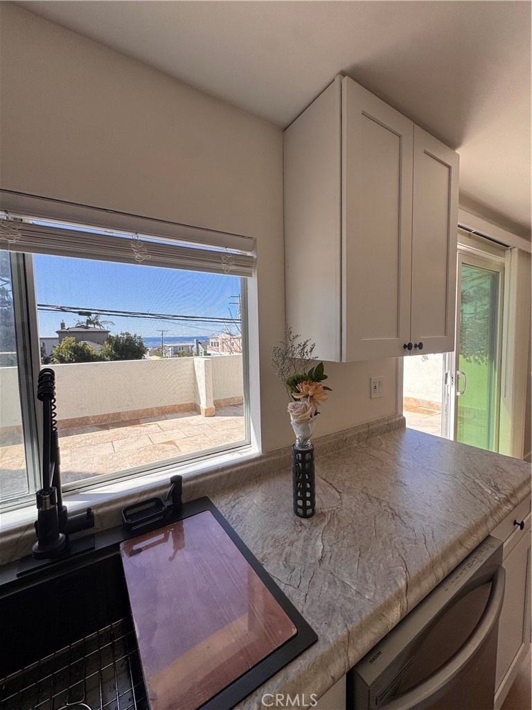 1734 Prospect Ave - Photo 9
