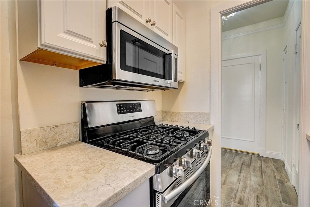 315 W 3rd Street - Photo 20