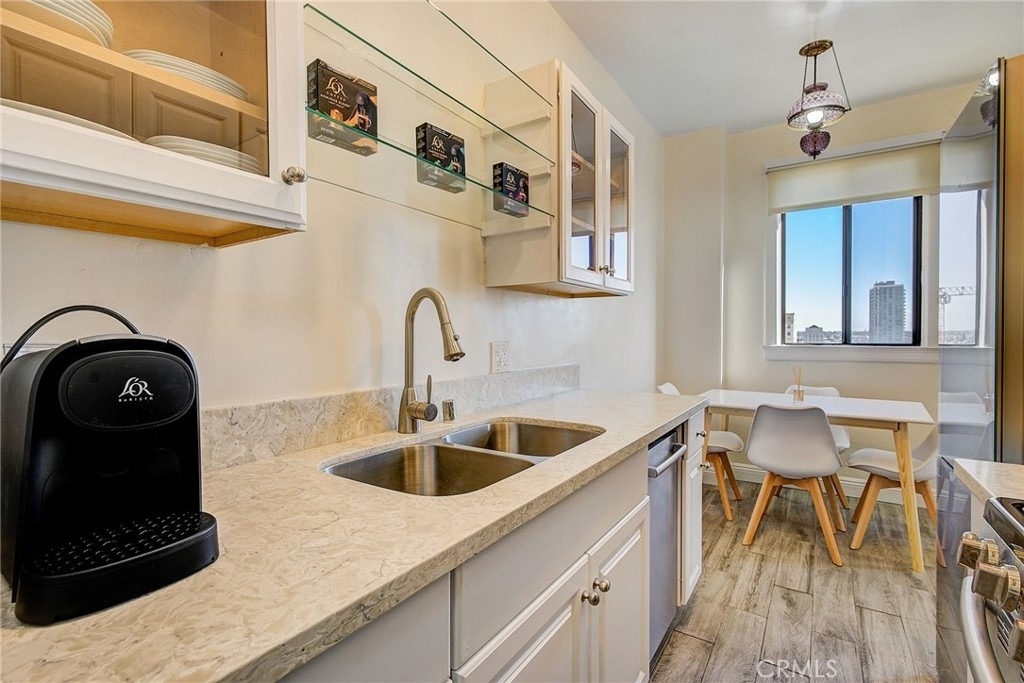 315 W 3rd Street - Photo 17