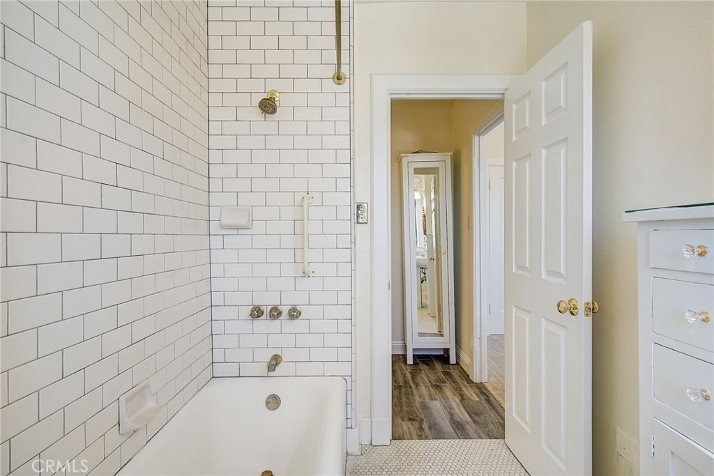 315 W 3rd Street - Photo 22