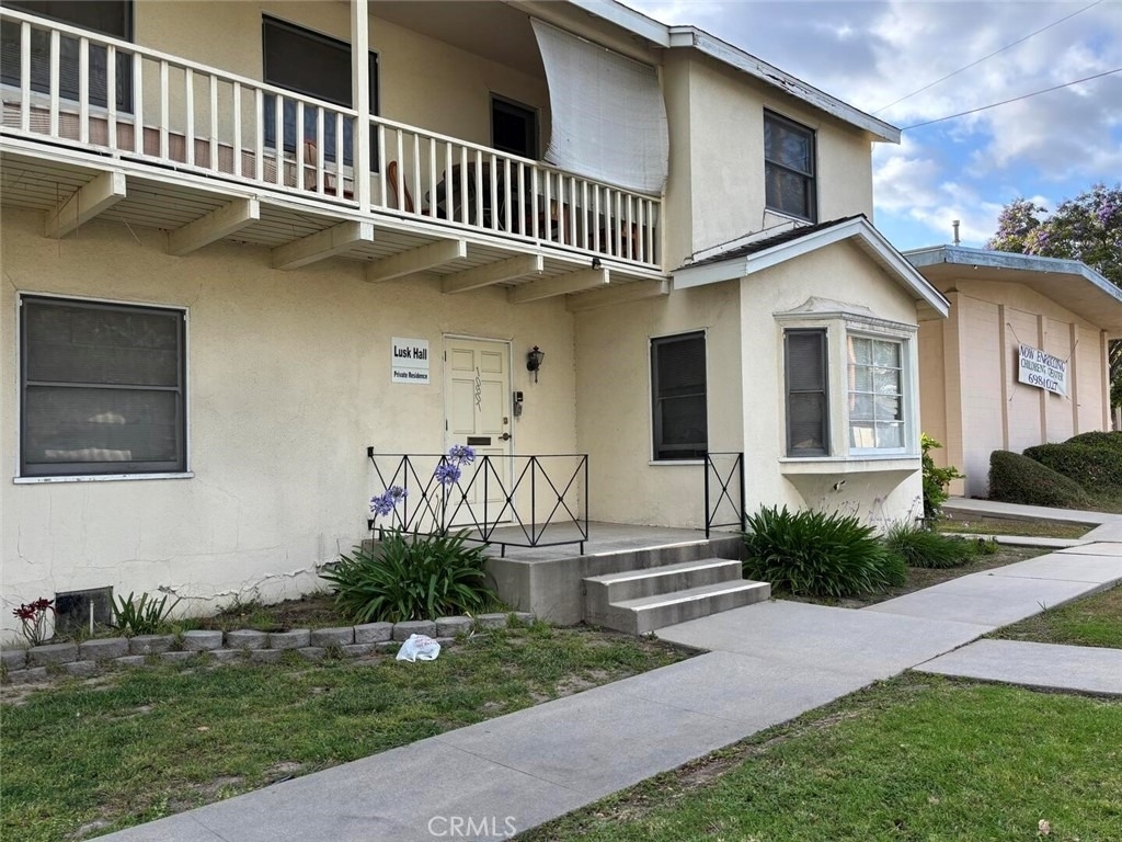 10007 Cole Road - Photo 0