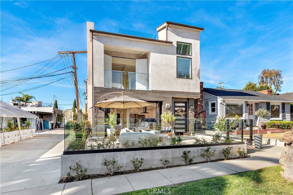 415 Marguerite Avenue - Photo 2