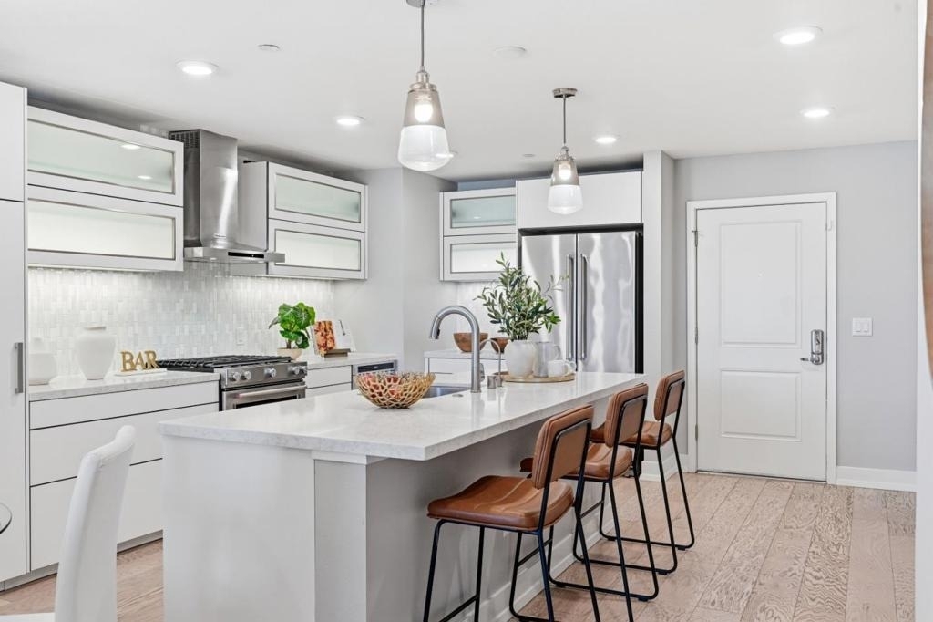 1048 Monroe Street - Photo 6